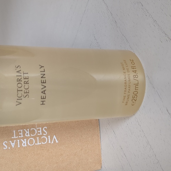 New Victoria Secret Heavenly Fine Fragrance Mist 8.4 oz - Picture 2 of 2
